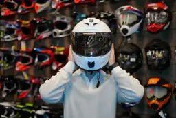 Jak wyciszyć kask motocyklowy i cieszyć się komfortową jazdą