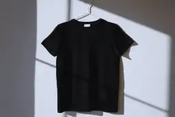 Jak uszyć T-shirt damski? Kompletny poradnik DIY od A do Z