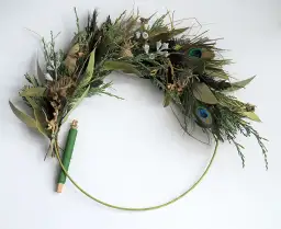 Jak zrobić wianek na drzwi z gałązek - proste kroki do sukcesu