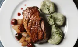 Gdzie zjeść w Stroniu Śląskim? Odkryj najlepsze restauracje i smaki