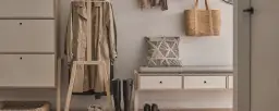 Elegancka aranżacja komody w przedpokoju - poznaj najlepsze pomysły i triki