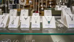 Ile za gram srebra w lombardzie? Sprawdź ceny i porównaj oferty