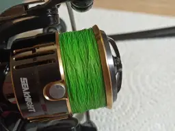 Jak nawinąć plecionkę na kołowrotek? Perfekcyjny nawój bez splątań!