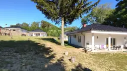 Jezioro Głębokie: Idealny nocleg? Domki, agroturystyka i więcej!