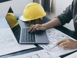 Kto może wykonać ekspertyzę techniczną budynku? Uniknij błędów!