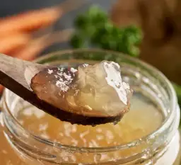 Rosół ile kcal? Poznaj kaloryczność różnych rodzajów rosołu