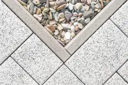 Jaki żwir pod taras? Wybierz kruszywo i uniknij błędów