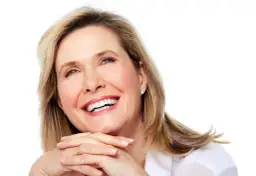 Ile kosztuje proteza zębowa góra i dół? Ceny, rodzaje i porady