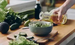 Czy olej roślinny jest zdrowy? Odkryj prawdę o jego właściwościach