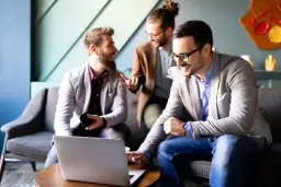 Czy można mieć kilka umów zlecenie? Ważne zasady i pułapki do uniknięcia