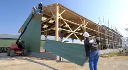 Ile budynków gospodarczych na działce? Limity, MPZP i 2x35m²