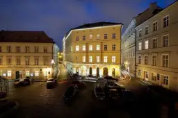 Ile kosztuje nocleg w Pradze? Odkryj, jak zaoszczędzić na podróży