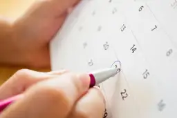 Jak zapobiec ciąży po stosunku? Skuteczne domowe sposoby na ratunek