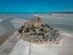 Najpiękniejsze miejsca w Normandii, które musisz zobaczyć na własne oczy