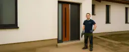 Jak zamontować drzwi zewnętrzne - uniknij najczęstszych błędów i problemów