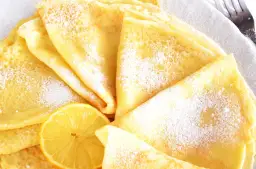 Zdrowe naleśniki: Przepisy, zamienniki i triki na idealne ciasto