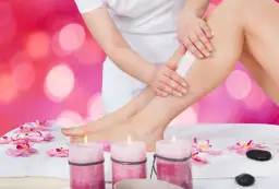 Depilacja woskiem: Ceny, typy wosku i jak nie przepłacić?