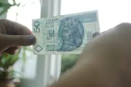 Ile kosztuje zaświadczenie o bierzmowaniu do chrztu? Sprawdź teraz!