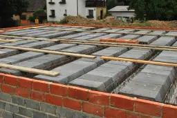 Strop Teriva czy monolityczny? Koszty, czas, wady i zalety wybierz mądrze!