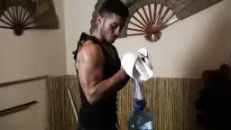 Jak ćwiczyć biceps w domu - efektywne ćwiczenia bez sprzętu