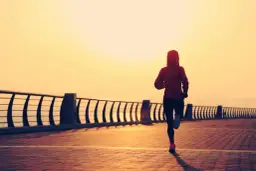 Kiedy najlepiej biegać? Odkryj idealny czas na treningi biegowe