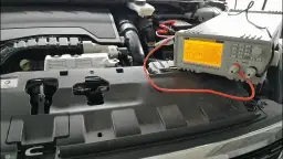 Jak szybko alternator ładuje akumulator? Odkryj kluczowe czynniki!