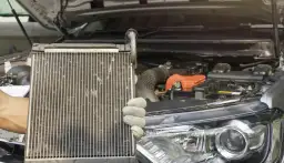 Jak rozpoznać niedrożną chłodnicę? Objawy i ratunek dla silnika.