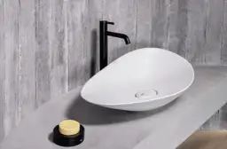 Łazienka z charakterem – jak umywalka nablatowa może odmienić przestrzeń?