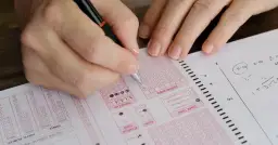 Czy oceny ze szkoły średniej naprawdę wpływają na rekrutację na studia? Sprawdź teraz!