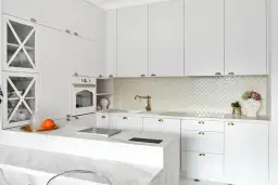 Jakie płytki do kuchni na wysoki połysk? Odkryj ich zalety i wady