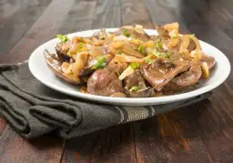 Szybki i smaczny przepis na wątróbkę drobiową, który zaskoczy każdego