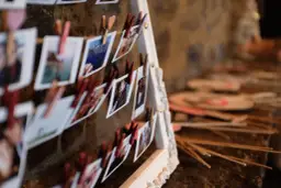 Impreza PRL: Jak stworzyć autentyczny wystrój? DIY i gotowe pomysły