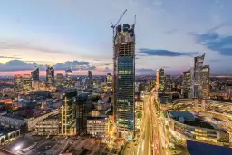 Ile metrów ma najwyższy budynek w Polsce? Zaskakująca wysokość Varso Tower