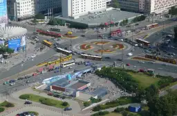 Czy opiekun osoby niepełnosprawnej płaci za bilet w Warszawie? Sprawdź zasady