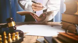 Koszty sądowe w sprawach o wykroczenia – jak ich uniknąć i zaoszczędzić