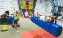 Integracja sensoryczna Białystok: Jak pomóc dziecku? Diagnoza i koszty