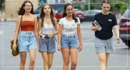 Stylizacje do szkoły 2025: Jak wyglądać modnie i wygodnie?