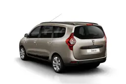 Złoty Dacia Lodgy z tyłu, pokazujący jego praktyczne wymiary. Idealny dla rodziny.