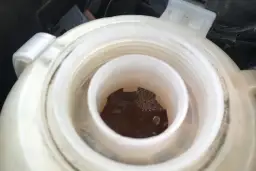 Odpowietrzanie układu chłodzenia - jak pozbyć się powietrza z chłodni