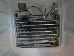 Gdzie jest bezpiecznik w lodówce? Oto, co musisz wiedzieć, aby naprawić problem