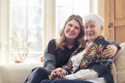 Jak załatwić zasiłek opiekuńczy na osobę starszą bez zbędnych problemów