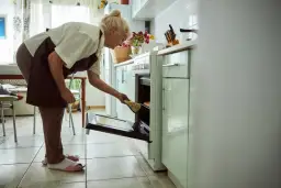 Piekarnik z termoobiegiem: Ile kosztuje godzina pieczenia? Oszczędzaj!