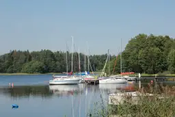 Jezioro Bobięcińskie: raj dla wędkarzy i miłośników natury