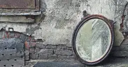 Utylizacja luster: Nie do szkła! Gdzie wyrzucić małe i duże?