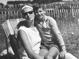 Kim jest matka Trzaskowskiego? Zaskakujące fakty o Teresie Arensównie