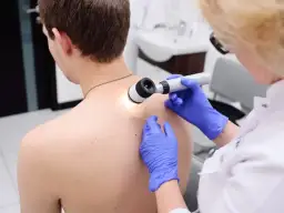 Tłuszczak do jakiego lekarza? Sprawdź, jak uzyskać pomoc medyczną