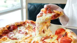 Dlaczego pizza jest niezdrowa? Odkryj ukryte zagrożenia dla zdrowia