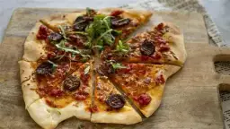 Ile gram ciasta na pizzę 30 cm? Odpowiednia waga dla idealnej pizzy