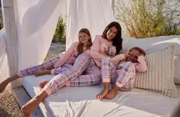 Piżama 146/152 dla dziewczynki: Jak wybrać komfort i styl?