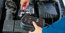 Jakiej firmy kupić prostownik z rozruchem, aby uniknąć problemów?